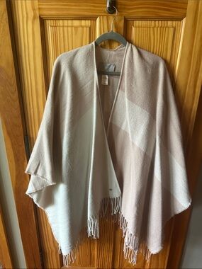 Soft Two-Tone Fringe Shawl - Blush & Cream